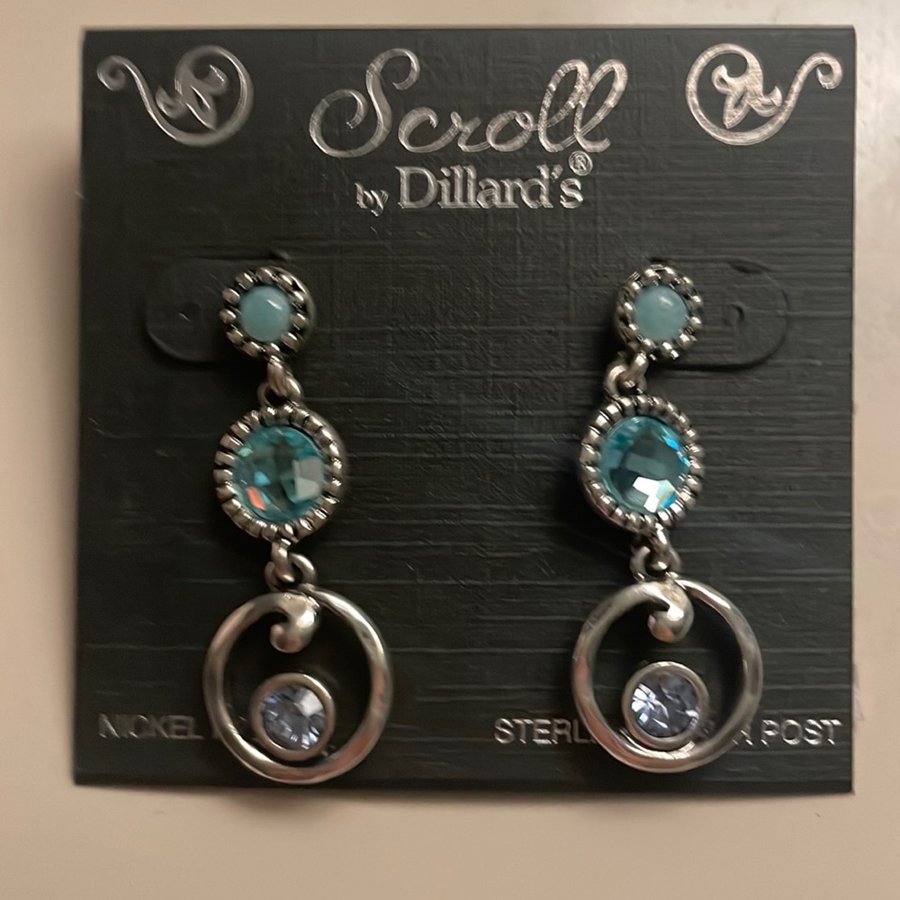 Fun and flirty earrings! NWT